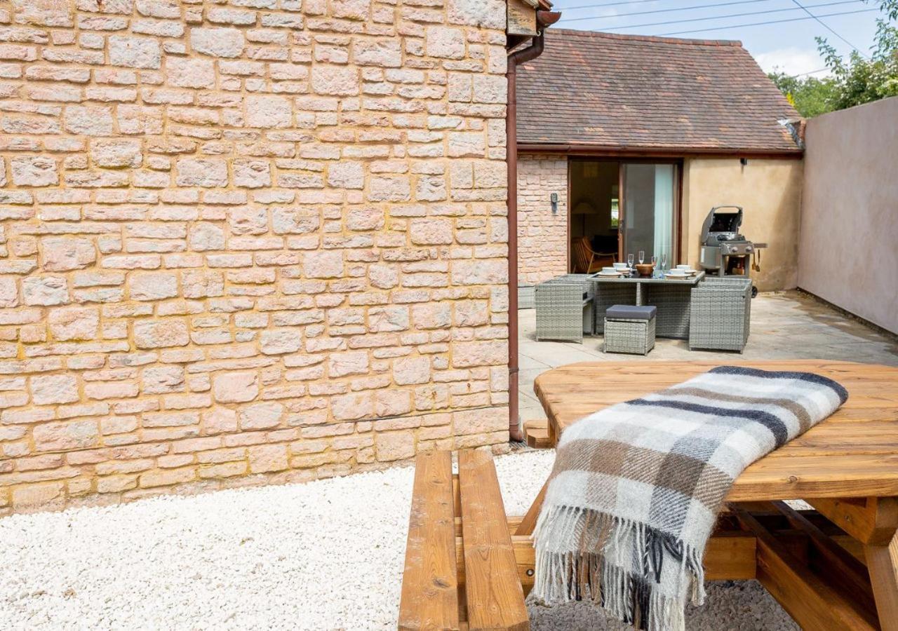 The Barn In Longhope - Luxury Barn Conversion Екстер'єр фото
