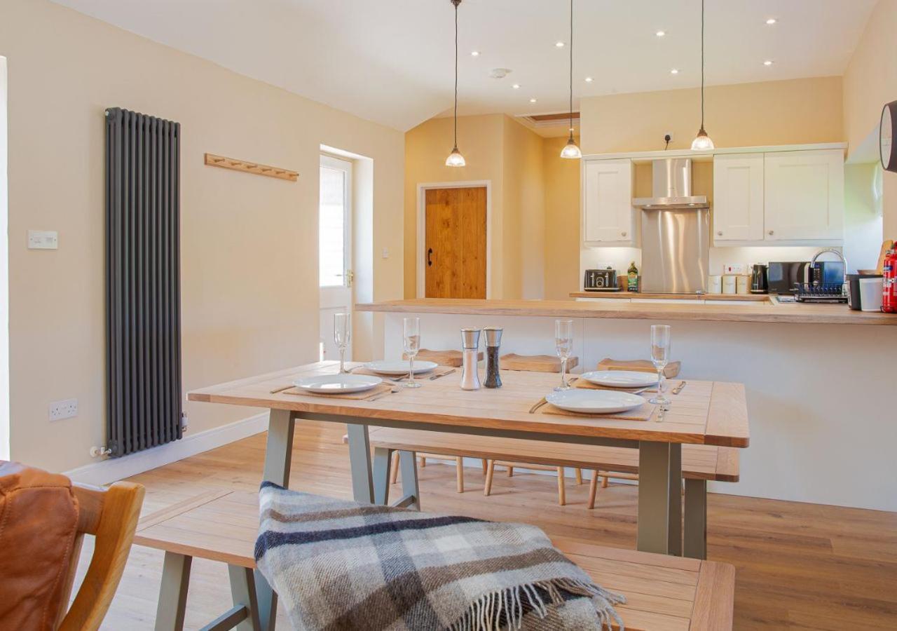 The Barn In Longhope - Luxury Barn Conversion Екстер'єр фото