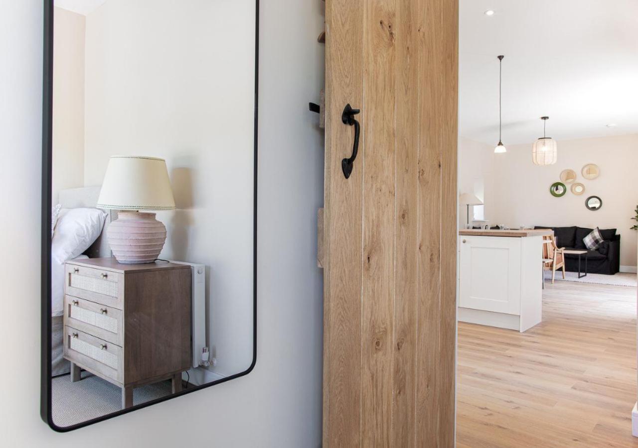 The Barn In Longhope - Luxury Barn Conversion Екстер'єр фото